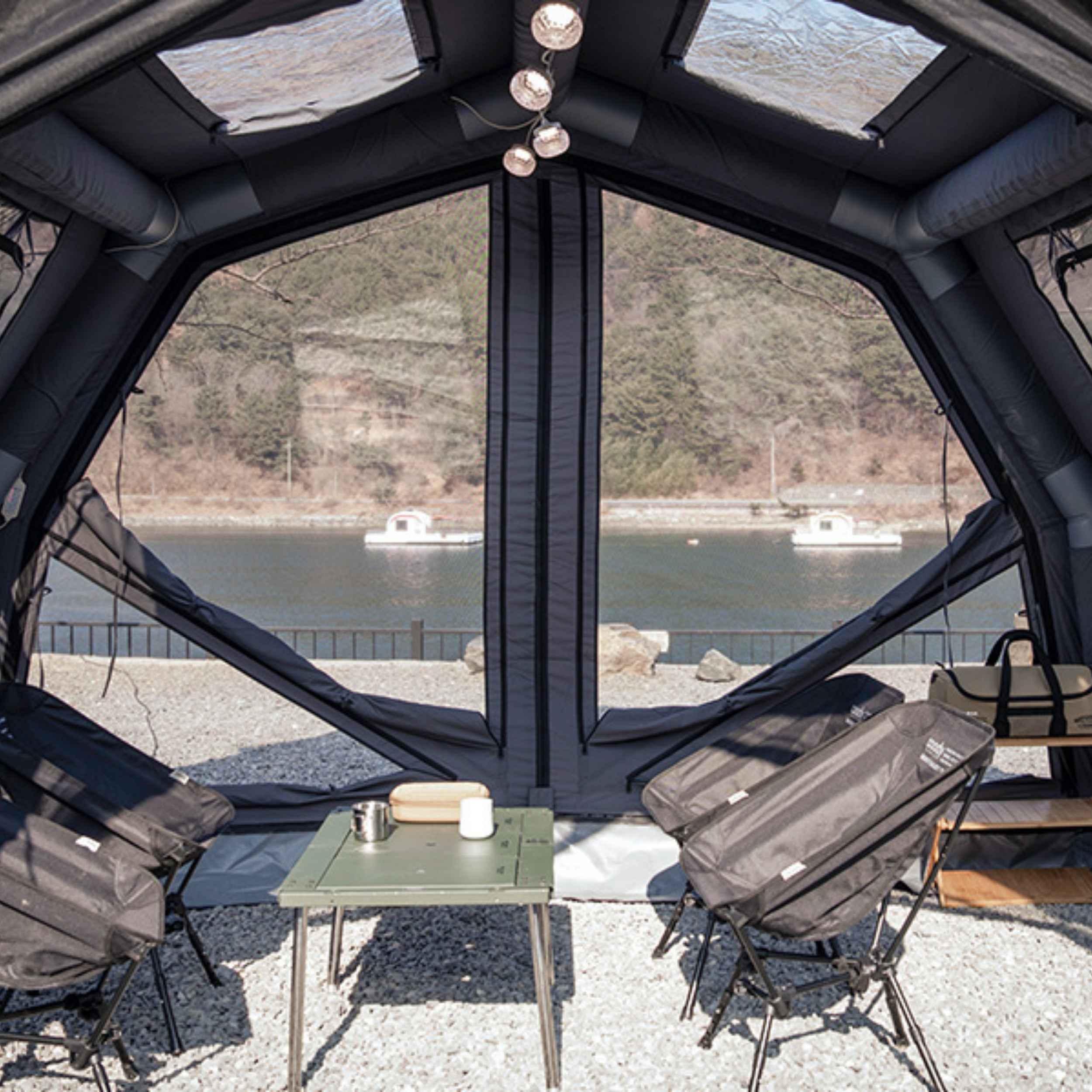 Tente gonflable Coody Familia AirTent 17.2 beige pour camping (2 à 10 personnes)