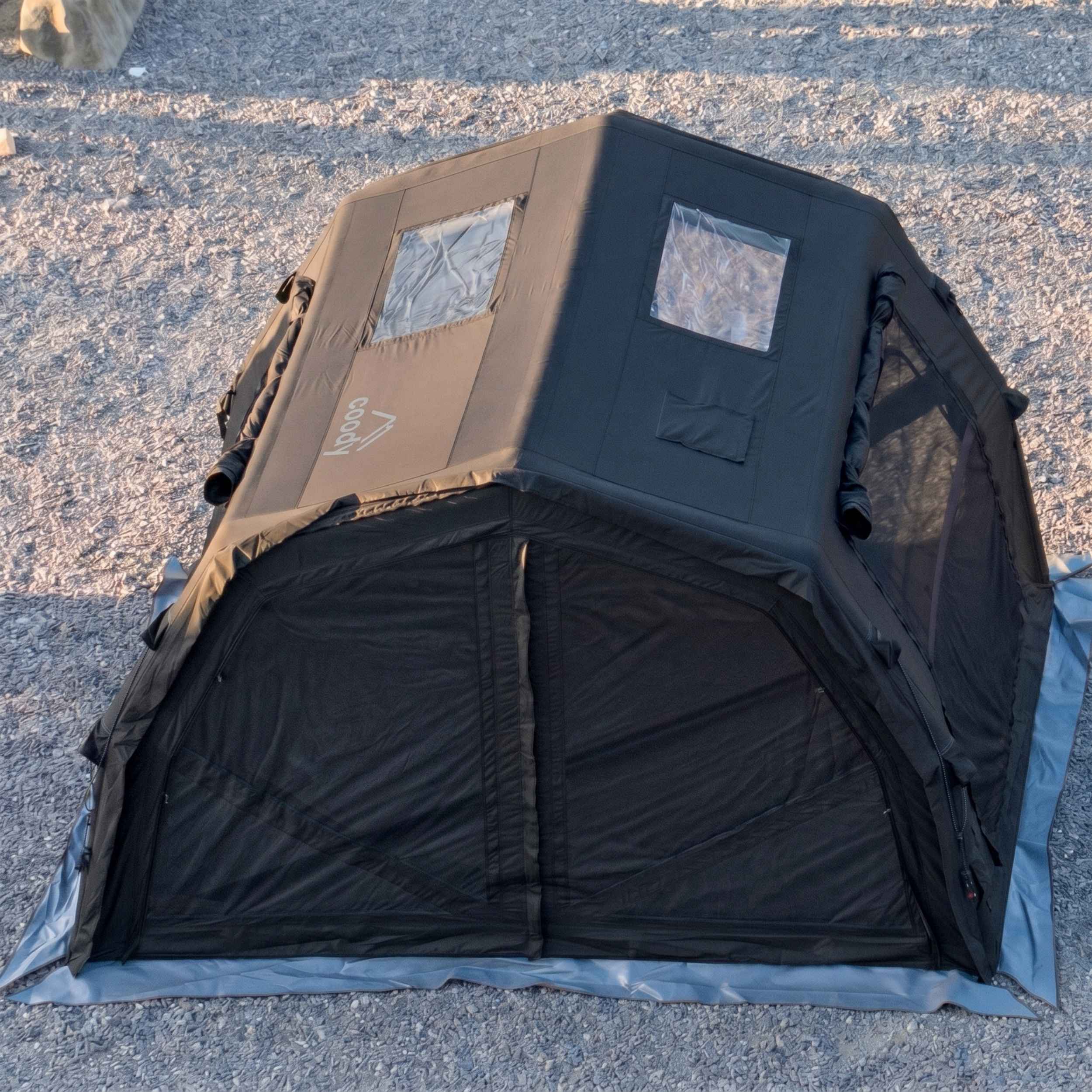 Tente gonflable Coody Familia AirTent 17.2 beige pour camping (2 à 10 personnes)