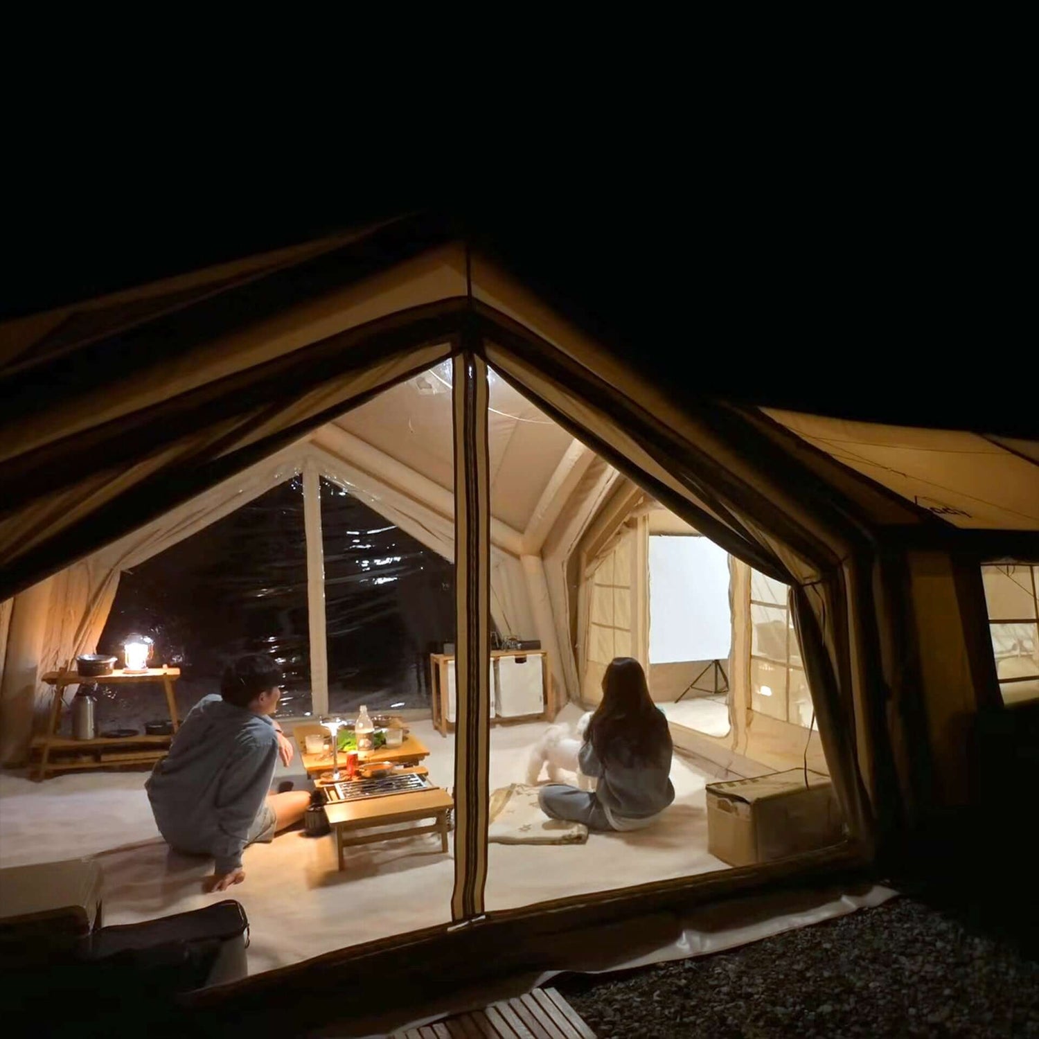 Coody Hub air tent inside