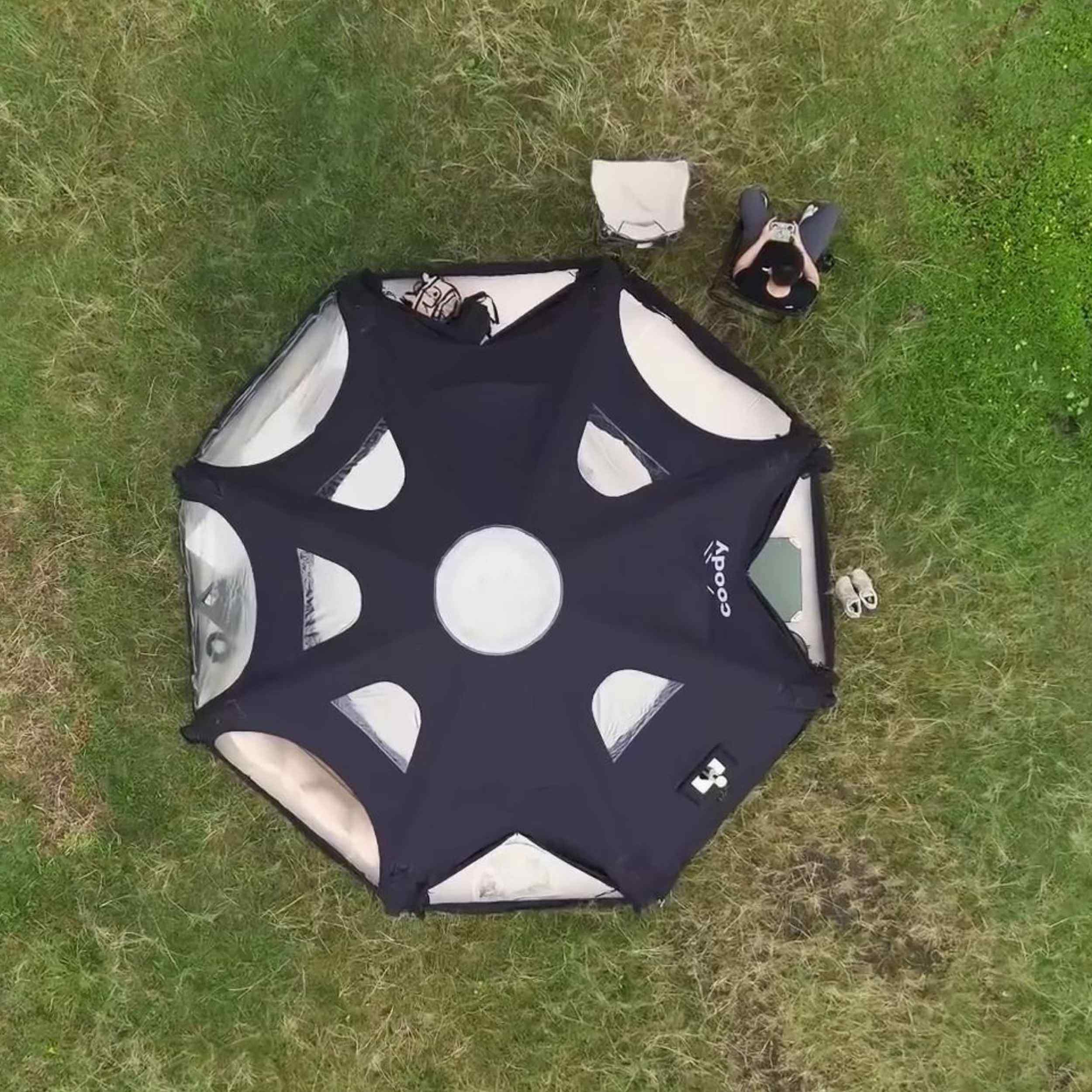 Refugio inflable Coody Aurora Dome negro para 2 a 4 personas